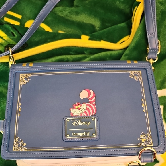 Disney Loungefly Alice In Wonderland Book Shaped Purse NWOT - Picture 6 of 8